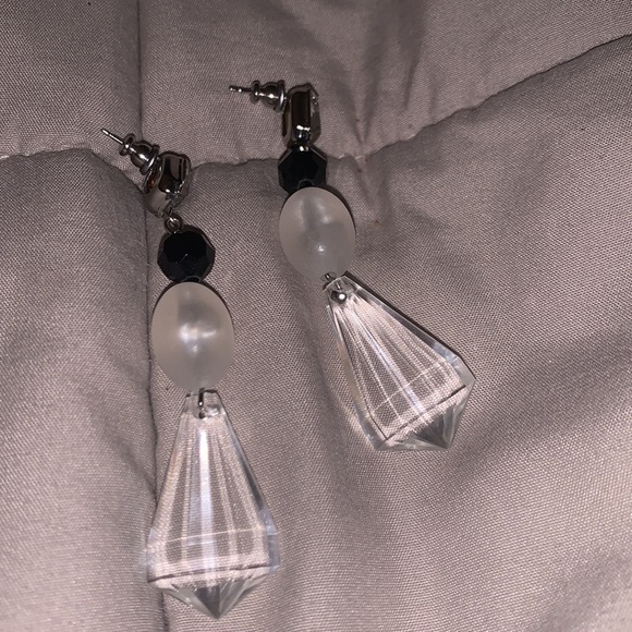 Vintage Earrings - Picture 2 of 2